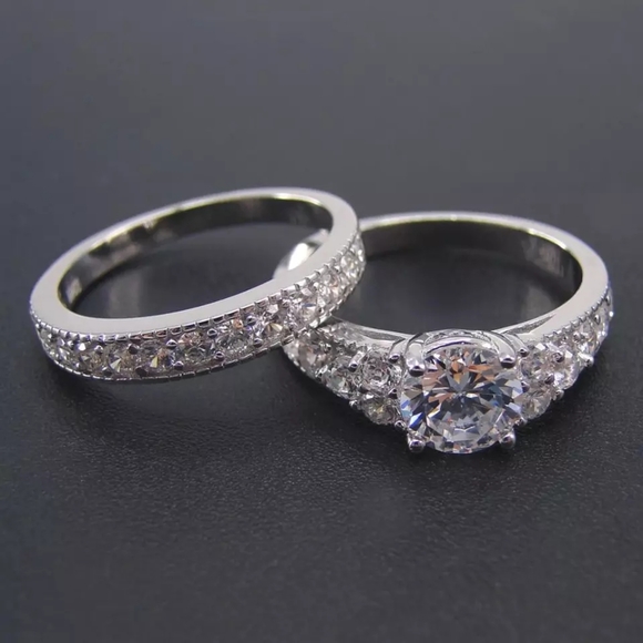 Elegant Wedding Ring Set - Picture 2 of 5